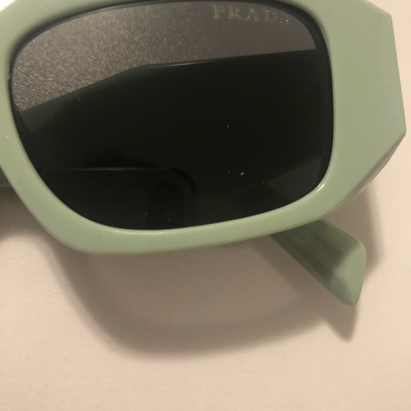 Prada NWT Rare Sunglasses accepting offers ❤️ - Picture 6 of 7